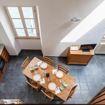 Cozy On The - The House Of Travelers