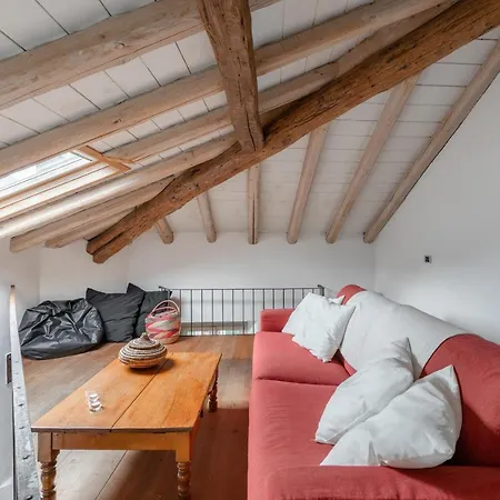 Cozy On The - The House Of Travelers