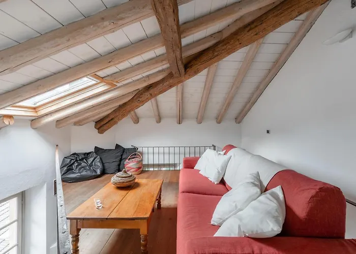 Cozy On The - The House Of Travelers