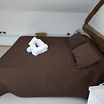 Cozy On The - The House Of Travelers