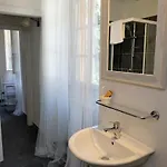 Appartamento Cozy On The - The House Of Travelers